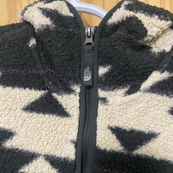 Girls north face sweater - Picture 2 of 7